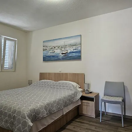 Banovi Dvori Apartment *